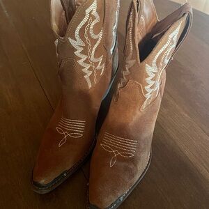 Dingo Tan Western Ankle Boots